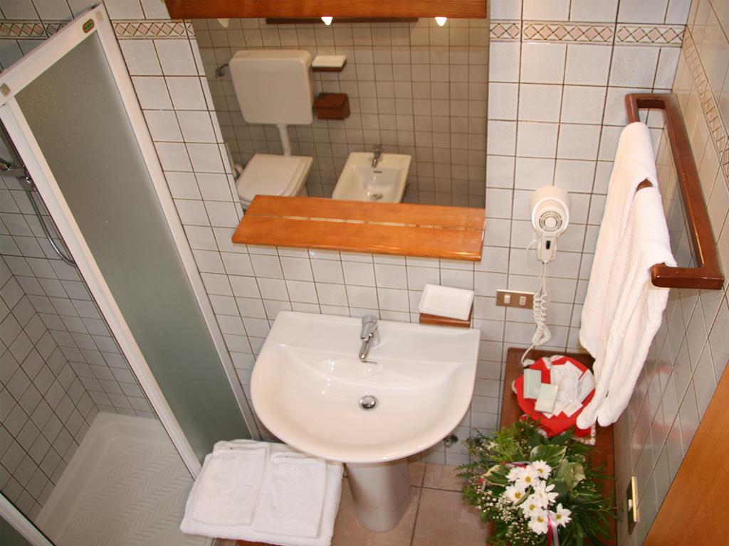 Gelindo Dei Magredi Hotel Vivaro Phòng bức ảnh