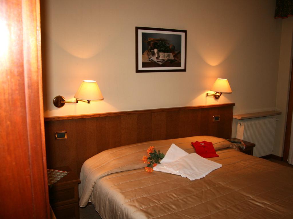 Gelindo Dei Magredi Hotel Vivaro Phòng bức ảnh