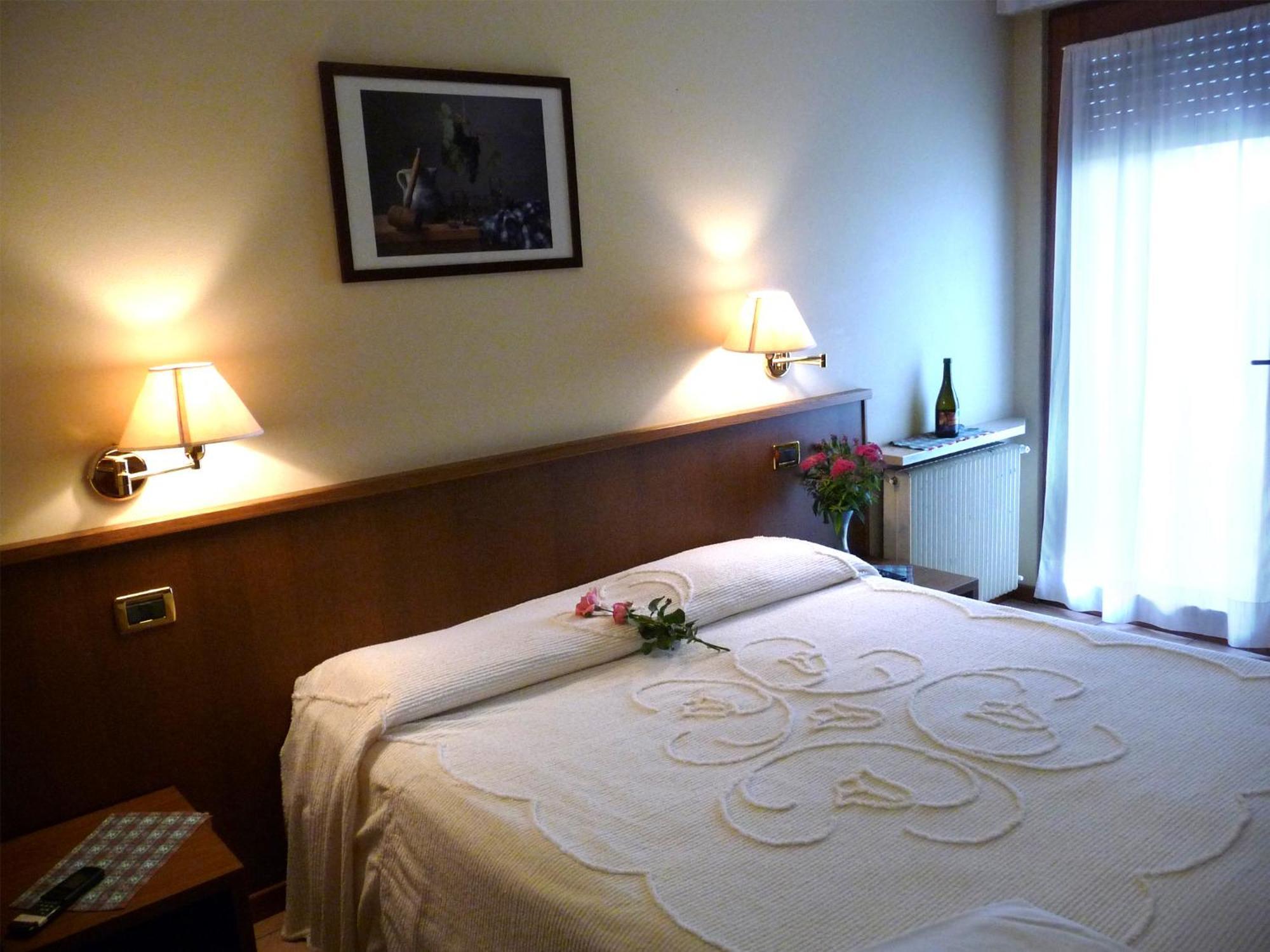 Gelindo Dei Magredi Hotel Vivaro Phòng bức ảnh